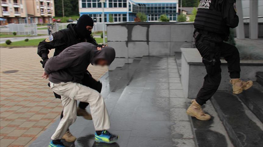 Photo of البوسنة والهرسك: توقيف 10 أشخاص بتهمة ارتكاب “جرائم حرب”