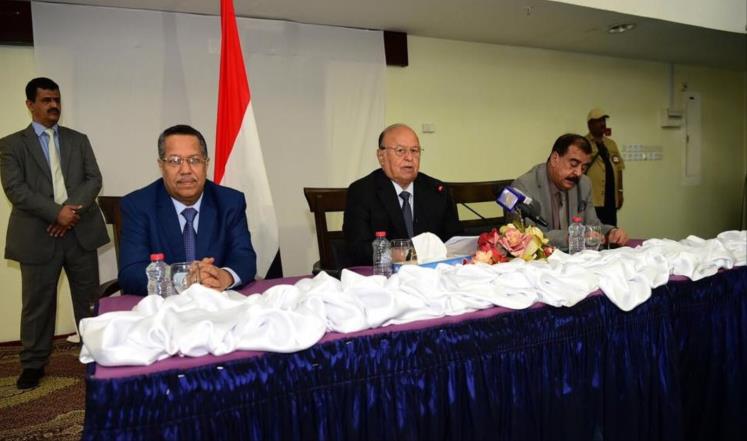 Photo of الرئيس اليمني يحظر الإعفاء الضريبي والجمركي