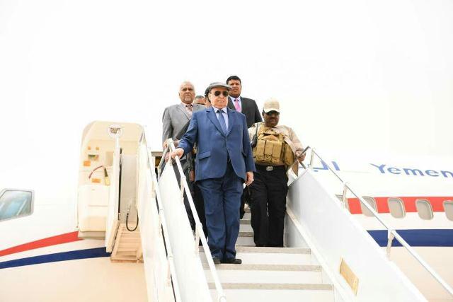 Photo of الرئيس اليمني المؤقت يؤكد على أهمية #حضرموت في حاضر الوطن ومستقبله