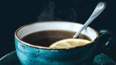 Photo of دراسة: شرب 5 أكواب من الشاي يوميا يحسن التركيز لدى كبار السن!